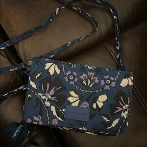 Vera Bradley Ultralight RFID Fleur Medallion crossbody wallet